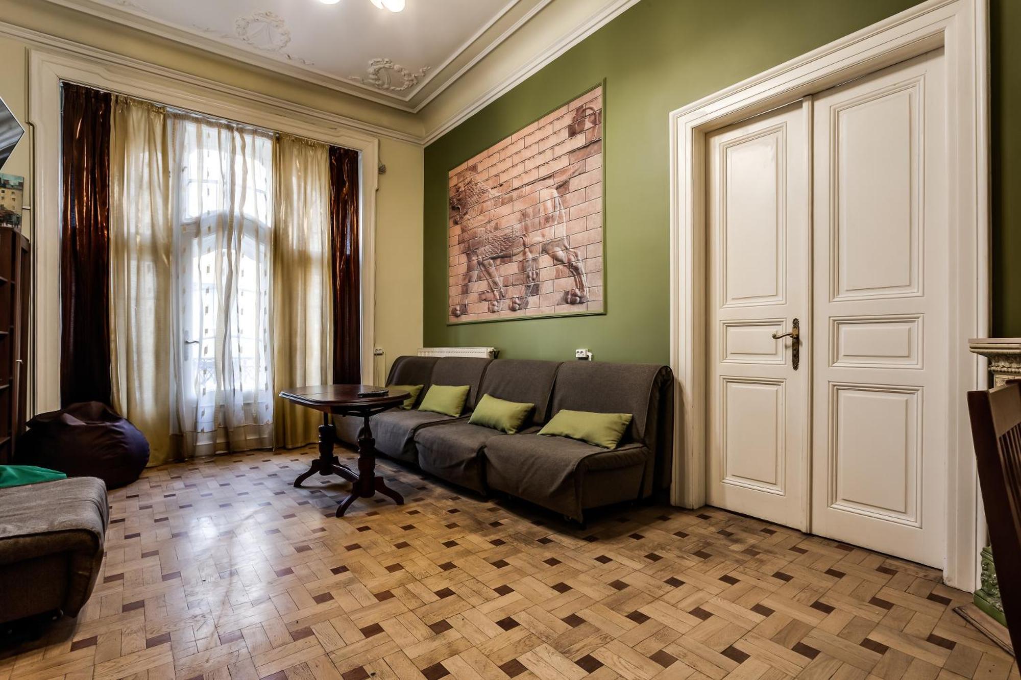 Leosphere Hostel Lviv Exteriör bild