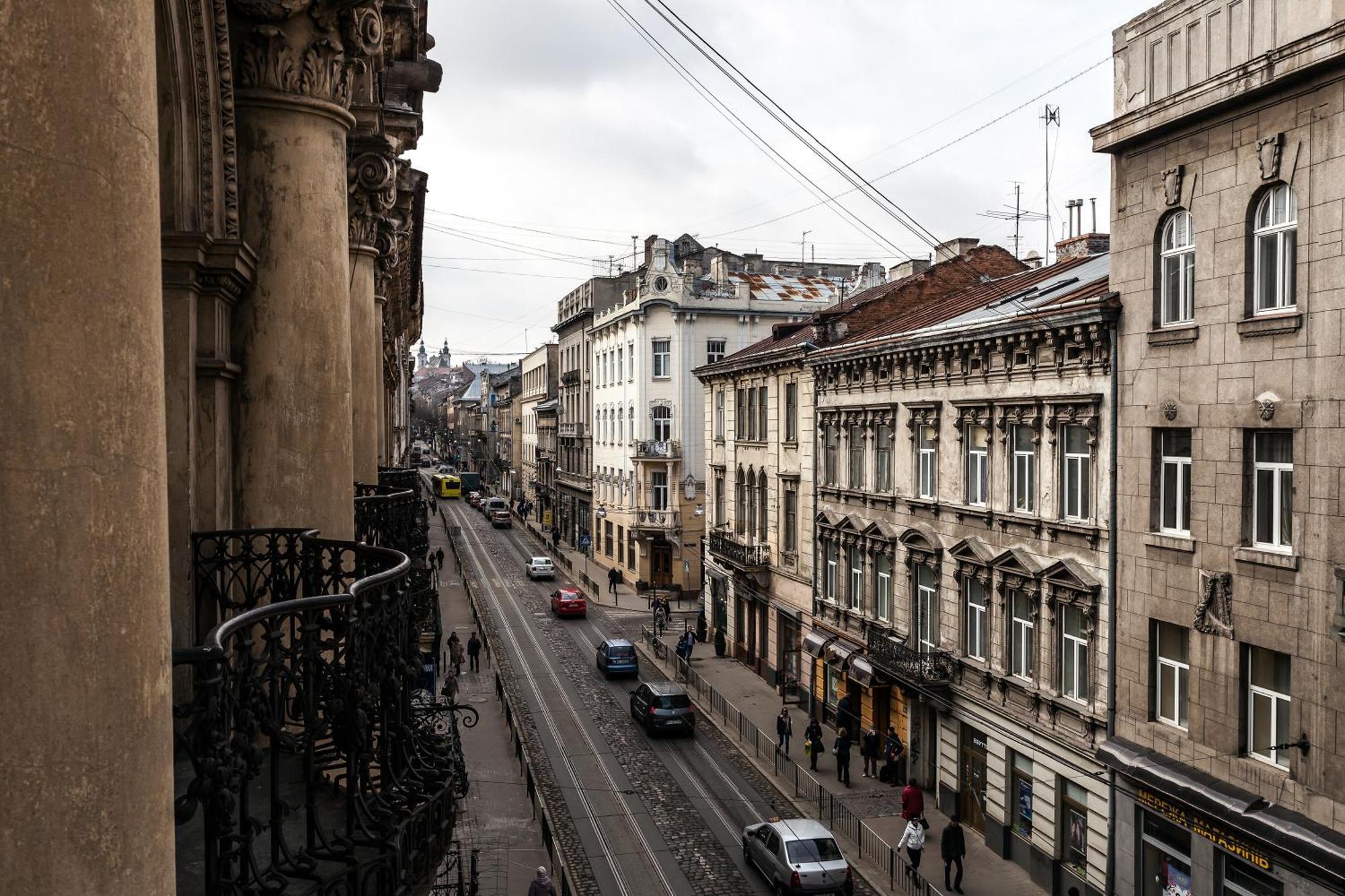 Leosphere Hostel Lviv Exteriör bild