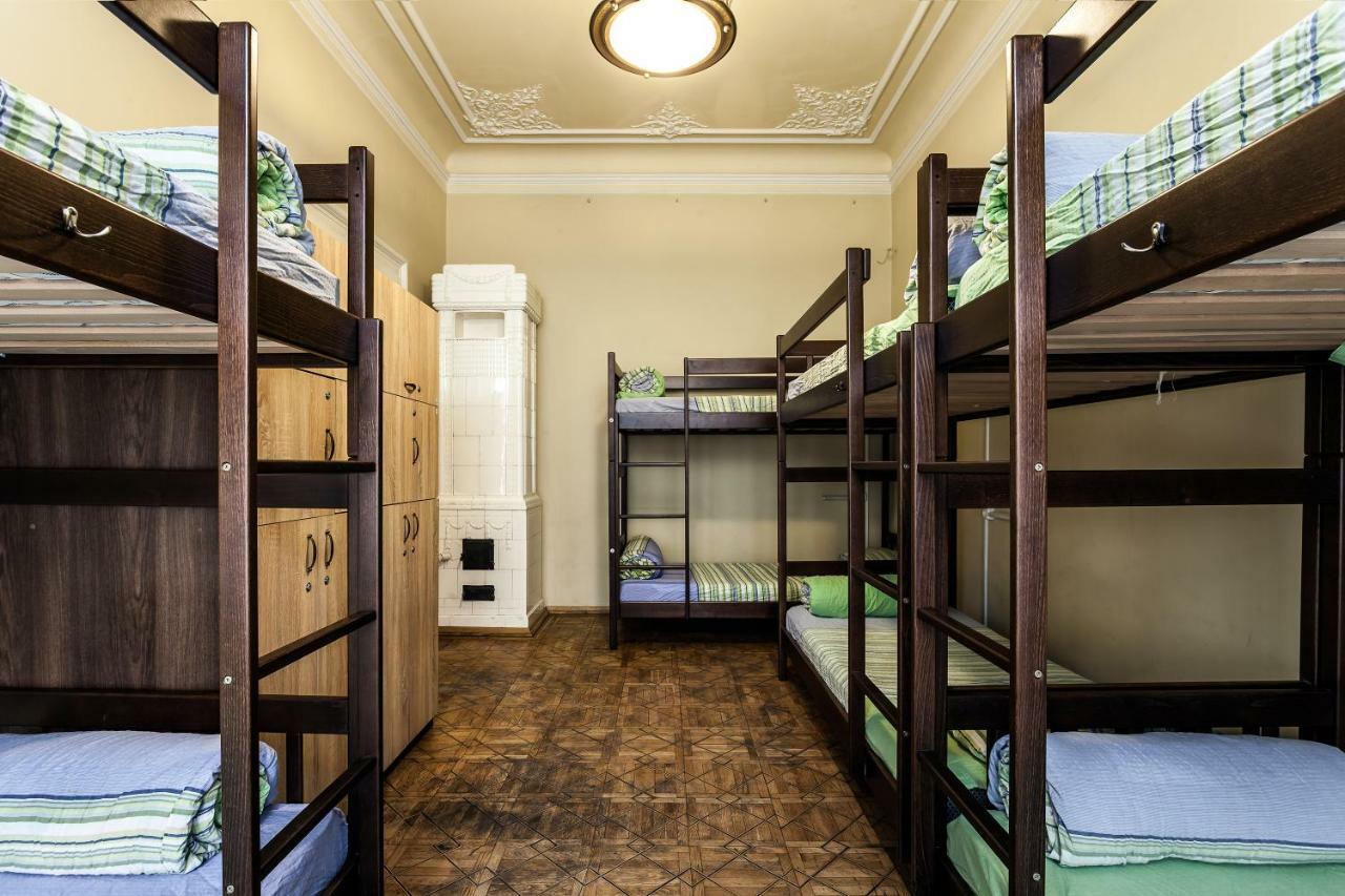 Leosphere Hostel Lviv Exteriör bild