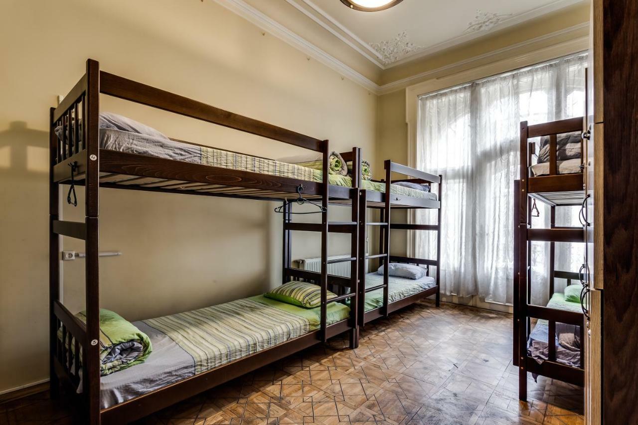 Leosphere Hostel Lviv Exteriör bild