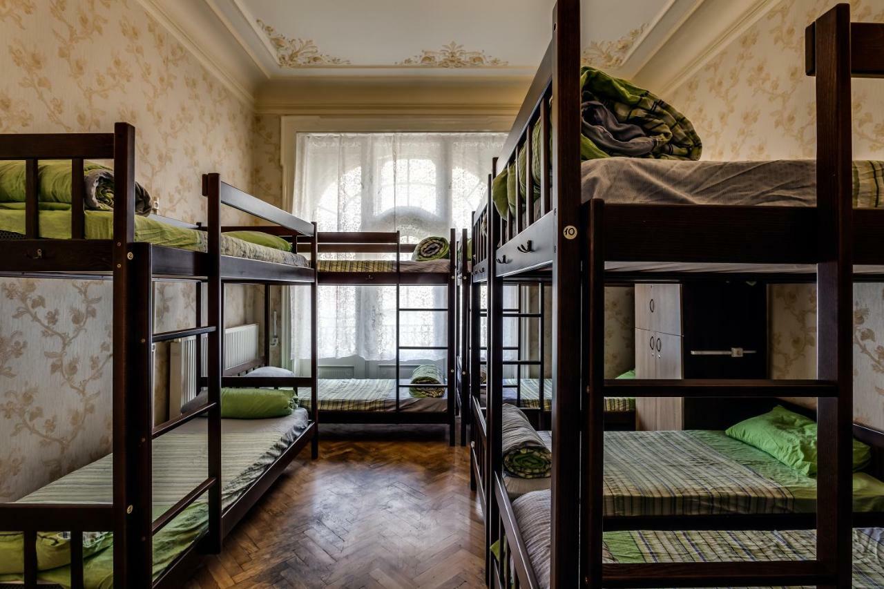 Leosphere Hostel Lviv Exteriör bild