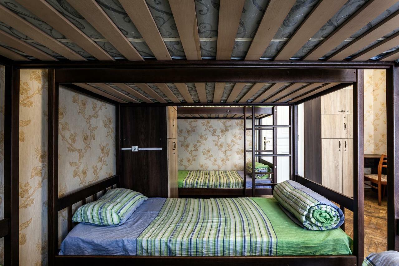 Leosphere Hostel Lviv Exteriör bild