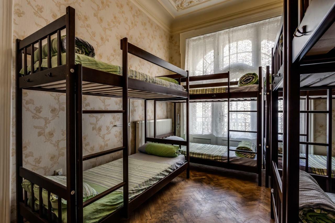 Leosphere Hostel Lviv Exteriör bild