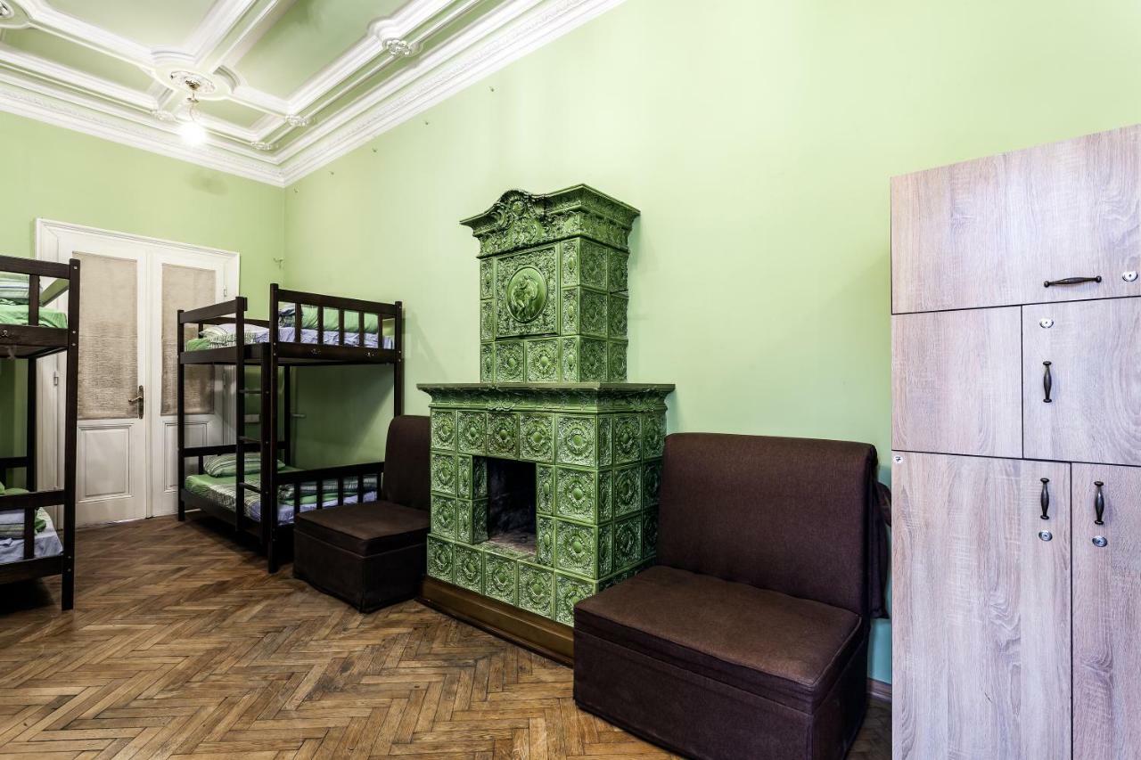 Leosphere Hostel Lviv Exteriör bild